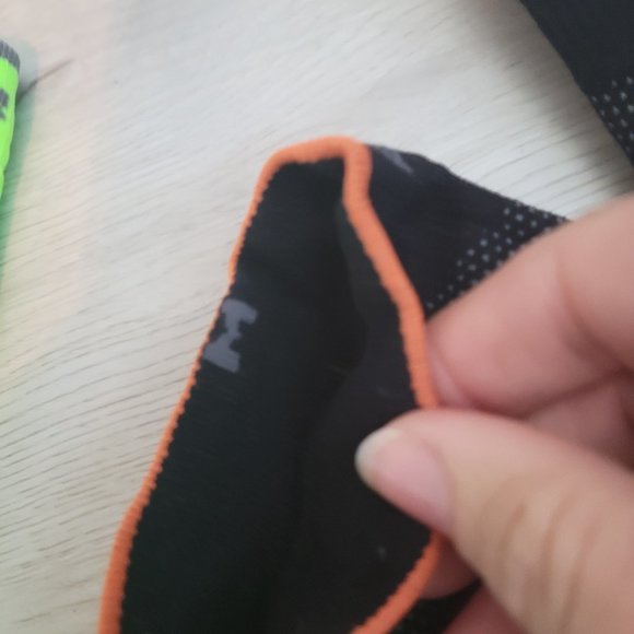 2 pair Shock Doctor Leg Compression Sleeves- green ones worn once - Picture 3 of 4